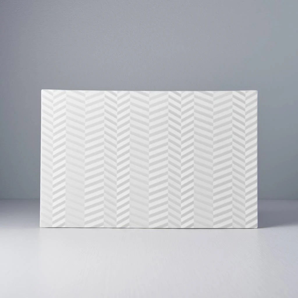 White 3D textured platter 33cm - Image 3