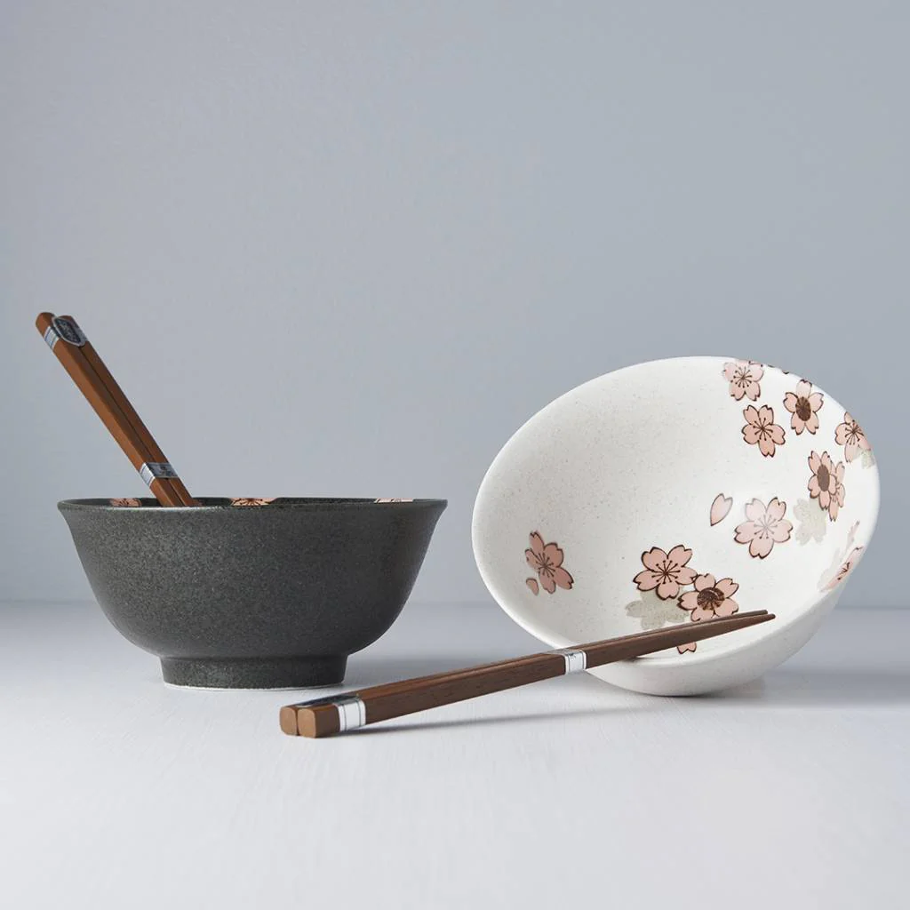 Black & white with pink sakura 2 piece boxed bowl set 15cm - Image 3