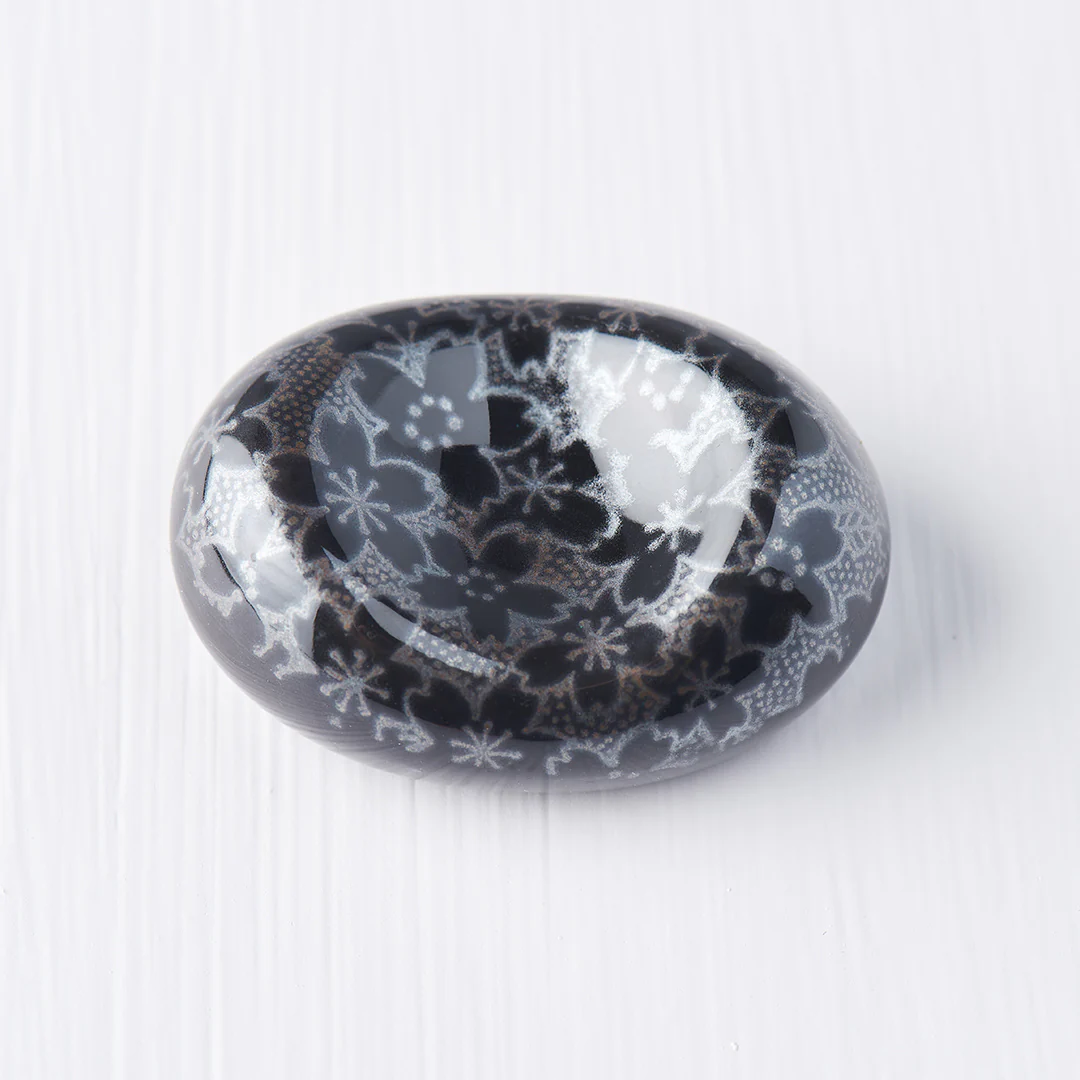 Black Sakura chopstick pebble rest