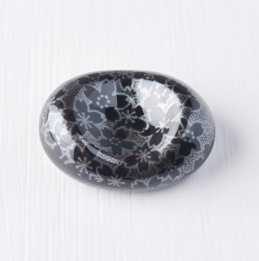 Black Sakura chopstick pebble rest - Image 5