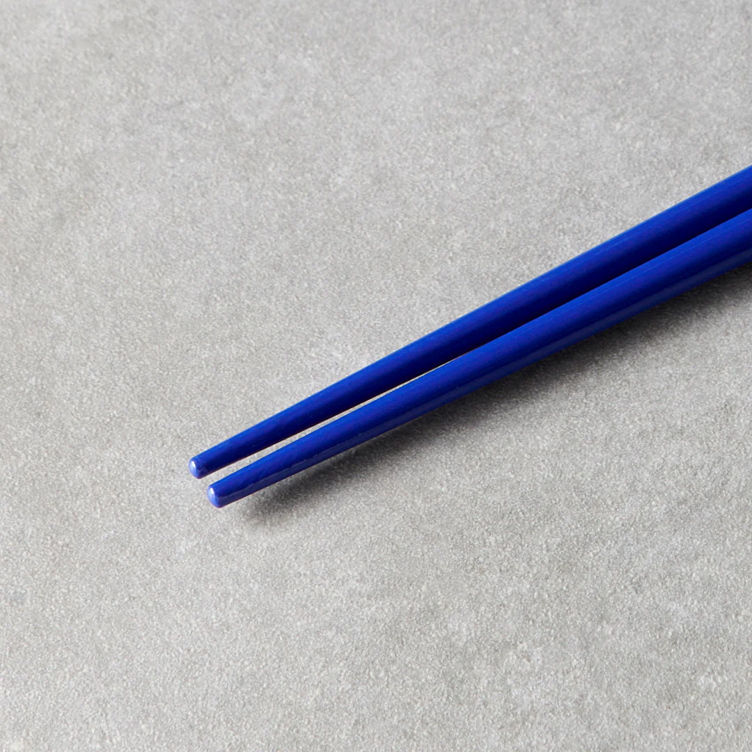 Ultramarine Blue & White Chopsticks 23cm - Image 3