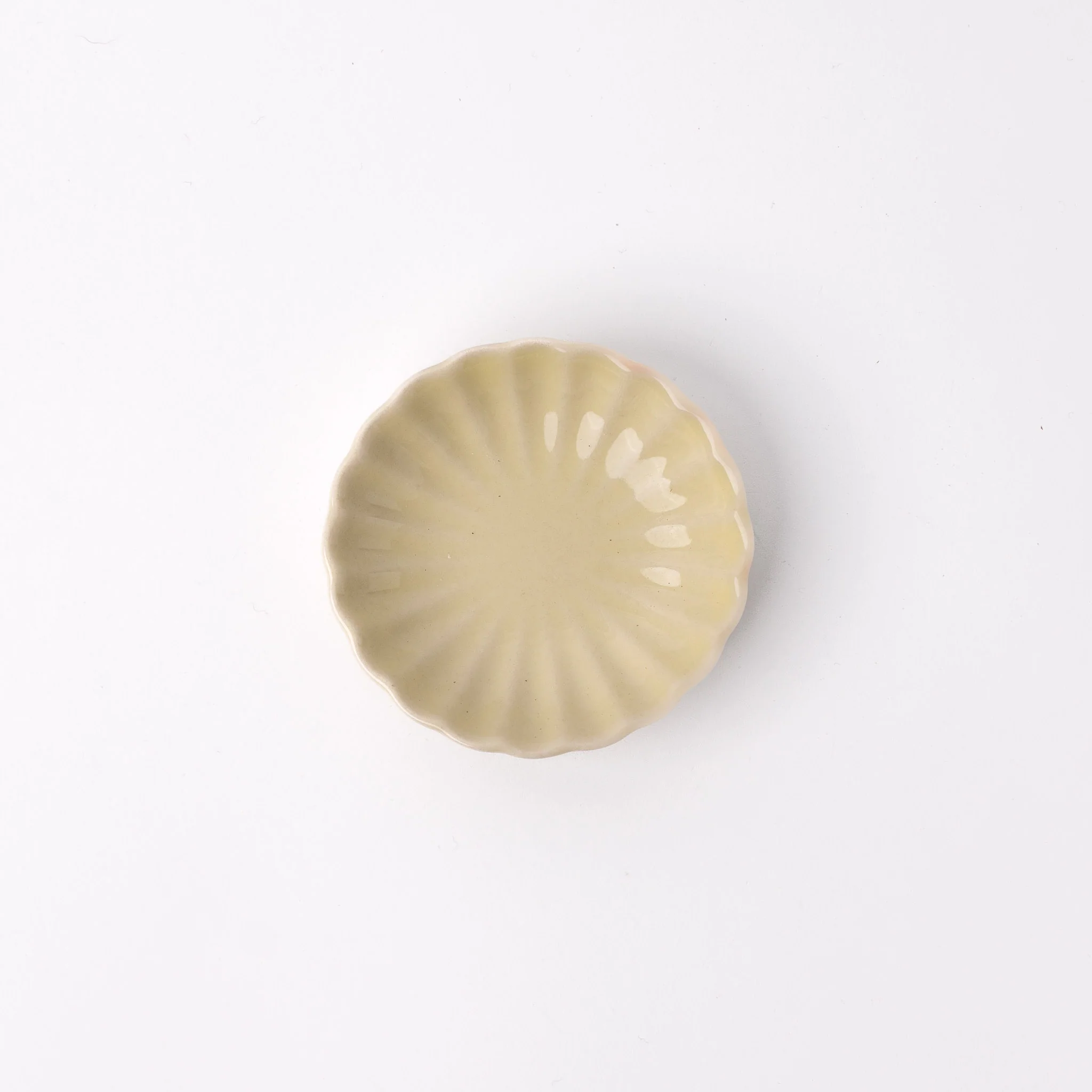 Chrysanthemum round sauce dish yellow 7.5cm - Image 3