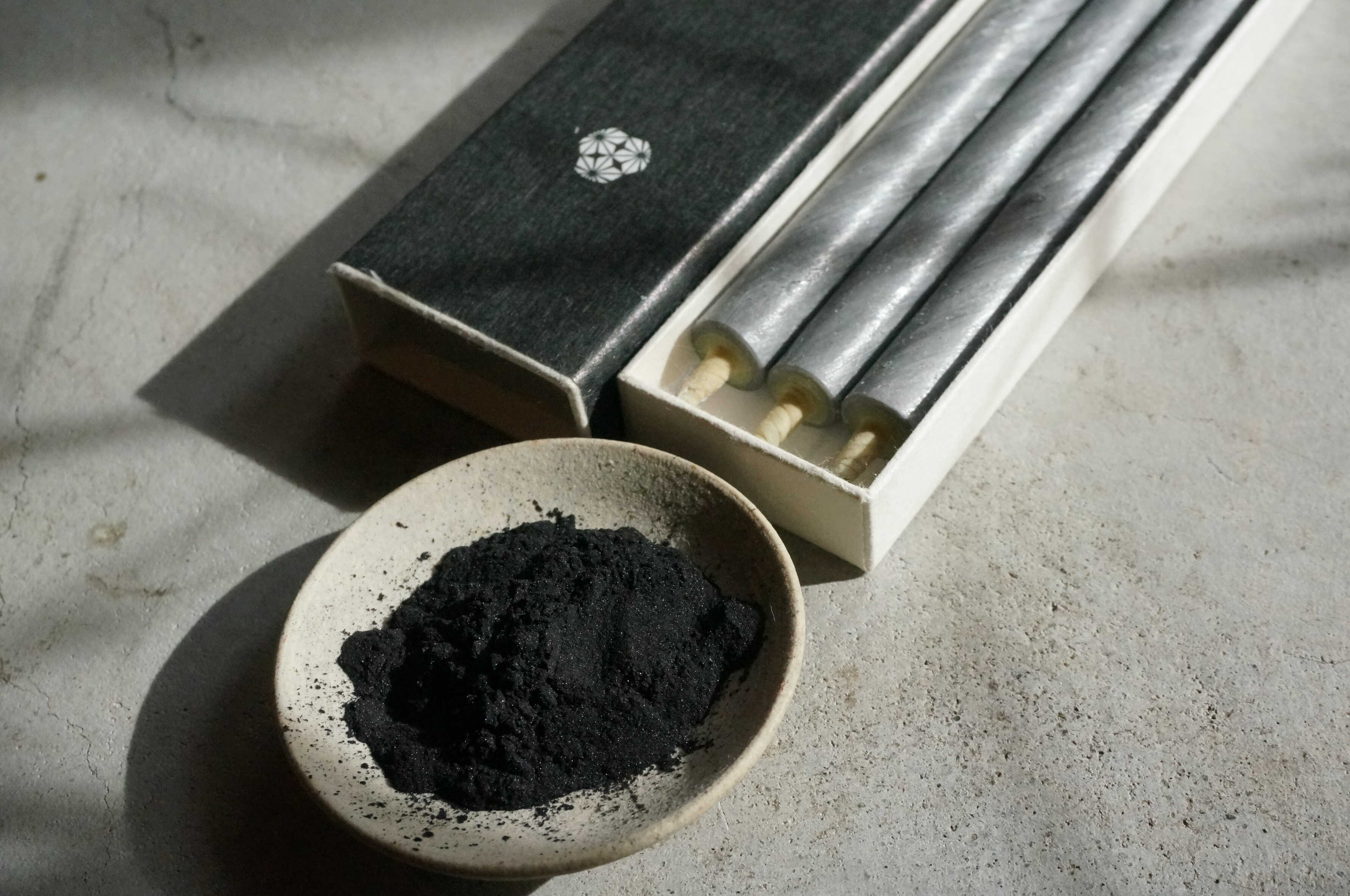 Cosmic Hemp & Charcoal "Warosoku" Candle - Image 5