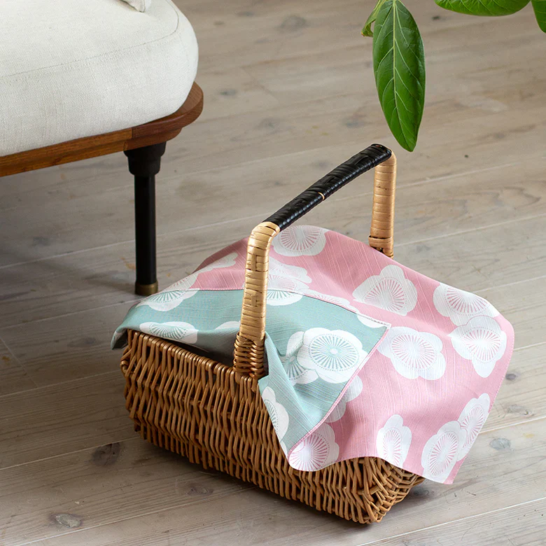 Furoshiki Isa monyo Reversible - Japanese Apricot Baby Pink Mint 48cm - Image 2