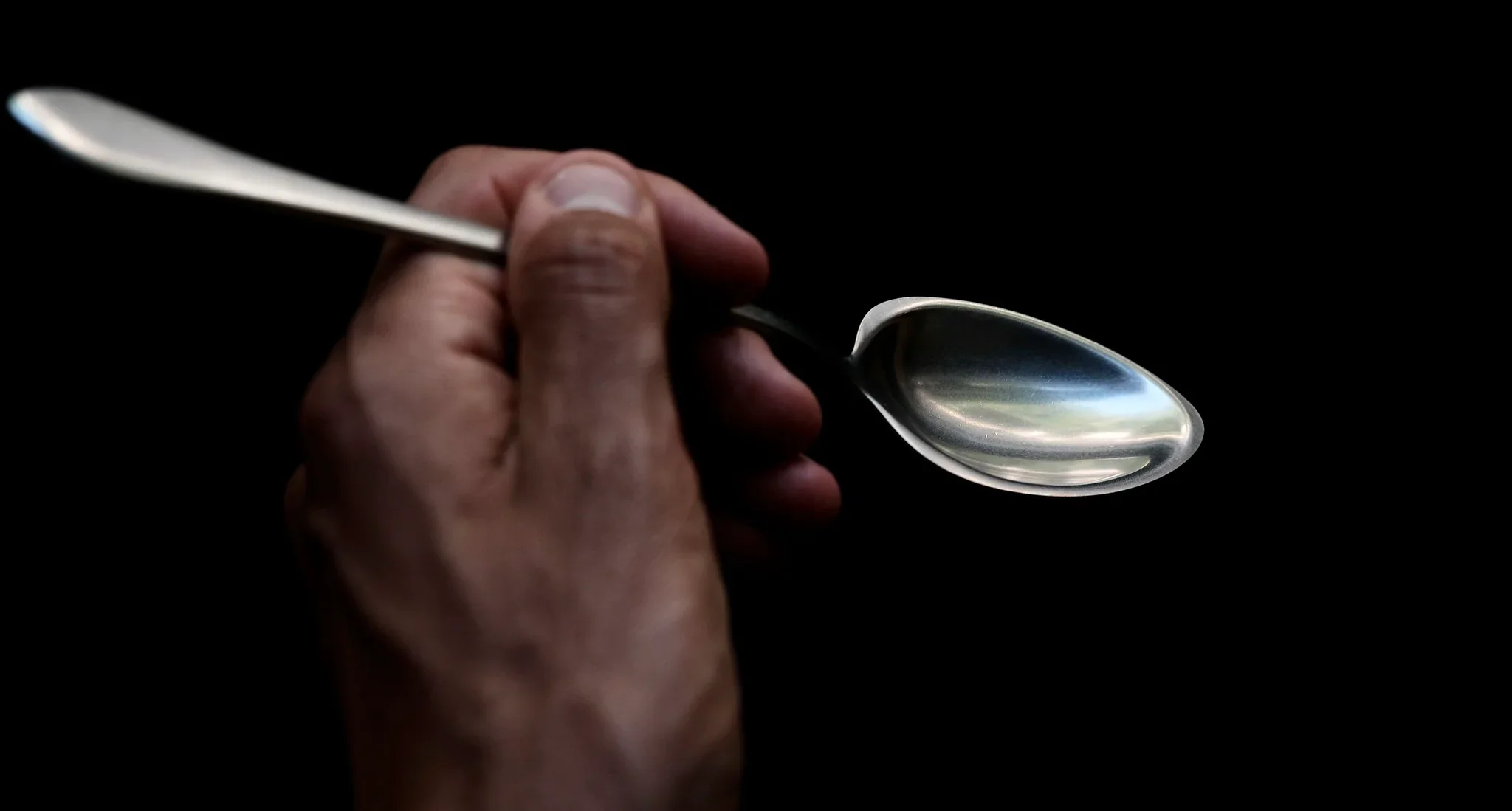 Gestura Stainless Steel Serving Spoon 23.5cm - Image 3