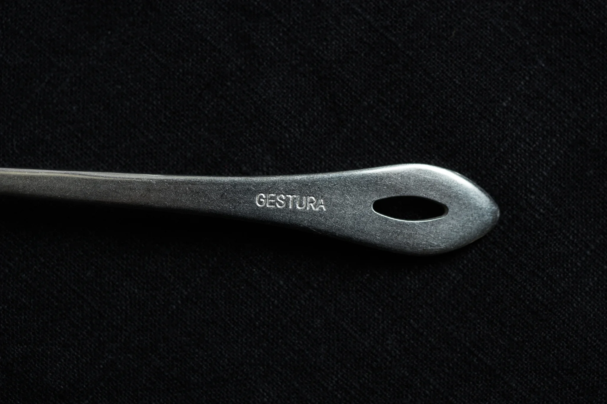 Gestura Stainless Steel Slotted Serving Spoon 23.5cm - Image 3