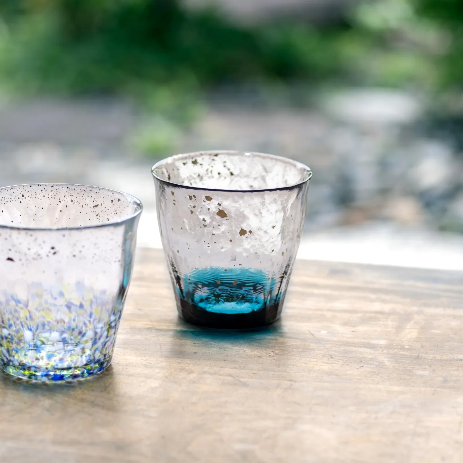 Gold Rim Rock Glass Wooden Gift Boxed - Deep Blue & Clear - Image 6