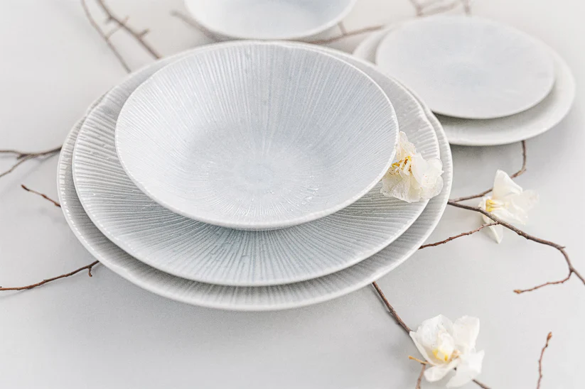 Ice Drift White Shallow Bowl 22cm - Image 6