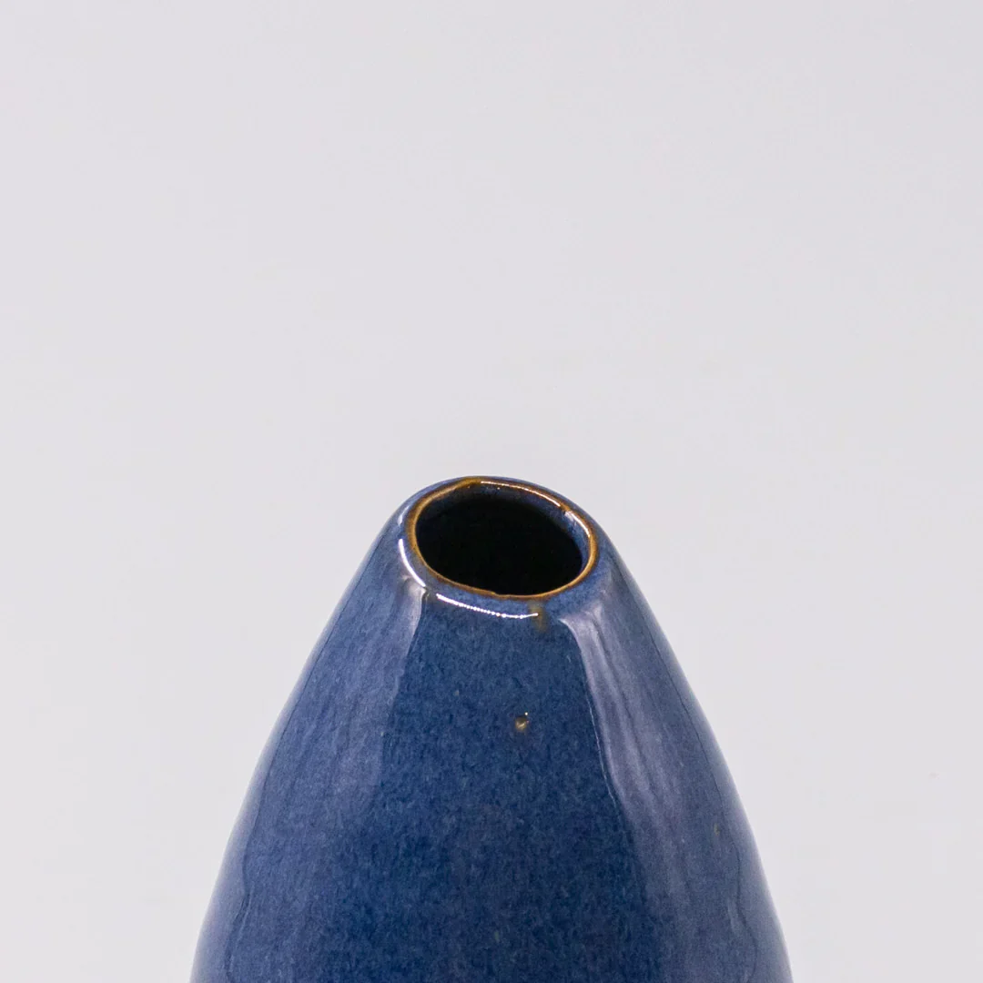 Indigo Yuzen Vase 10cm - Image 3