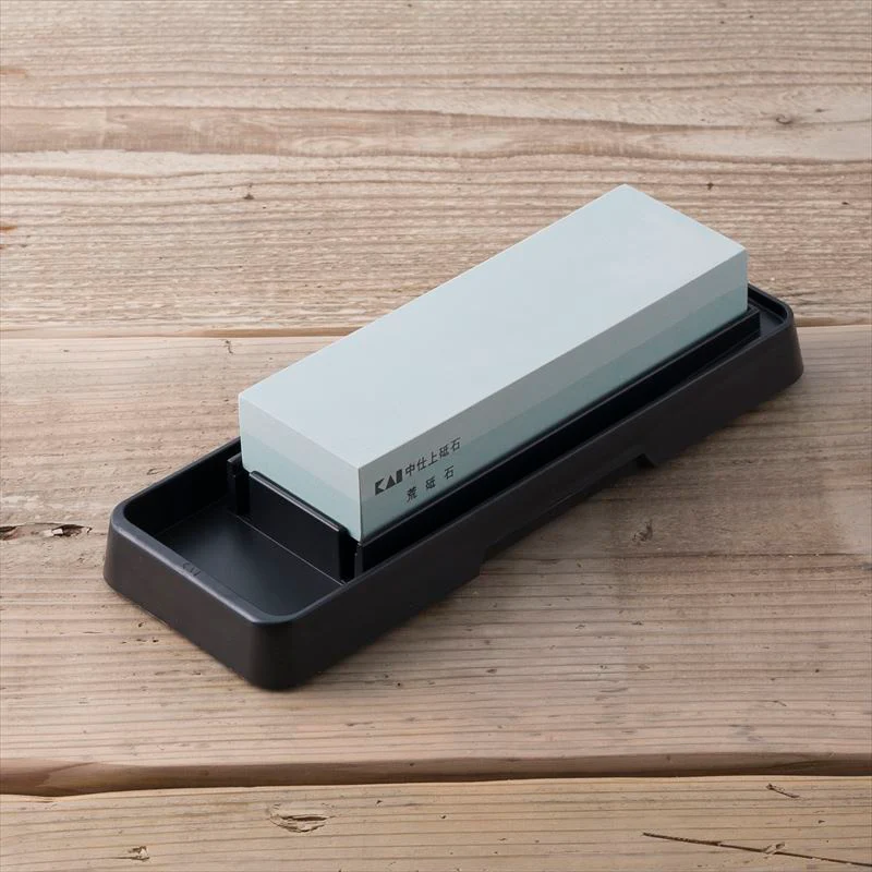 Kai Shun Combination Whetstone with reservoir 400/1000