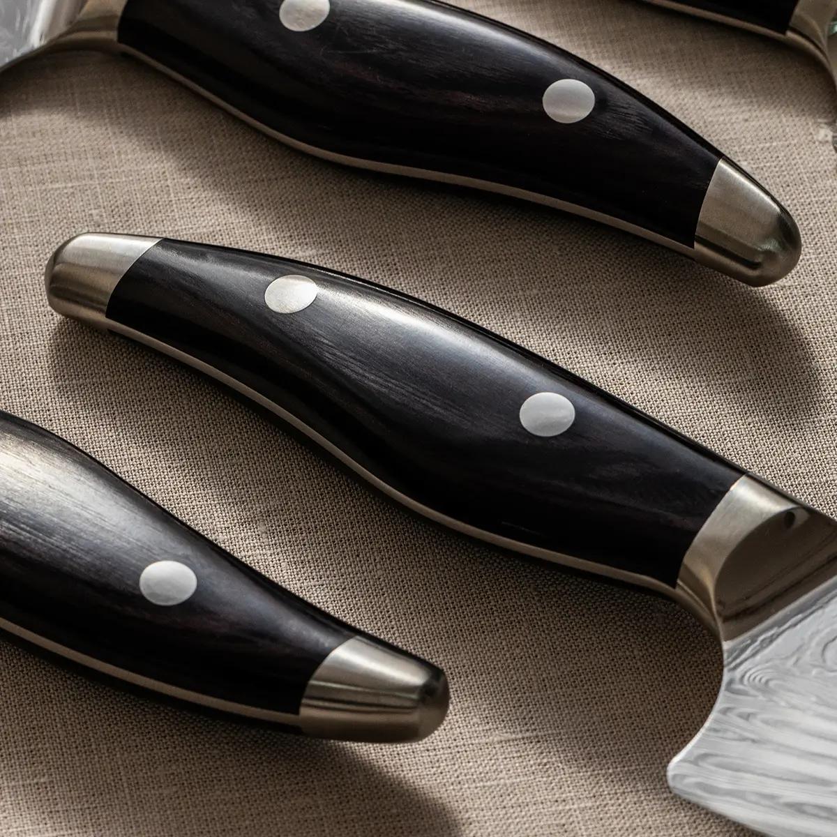 Kai Shun Nagare Black Santoku Knife 18cm - Image 2