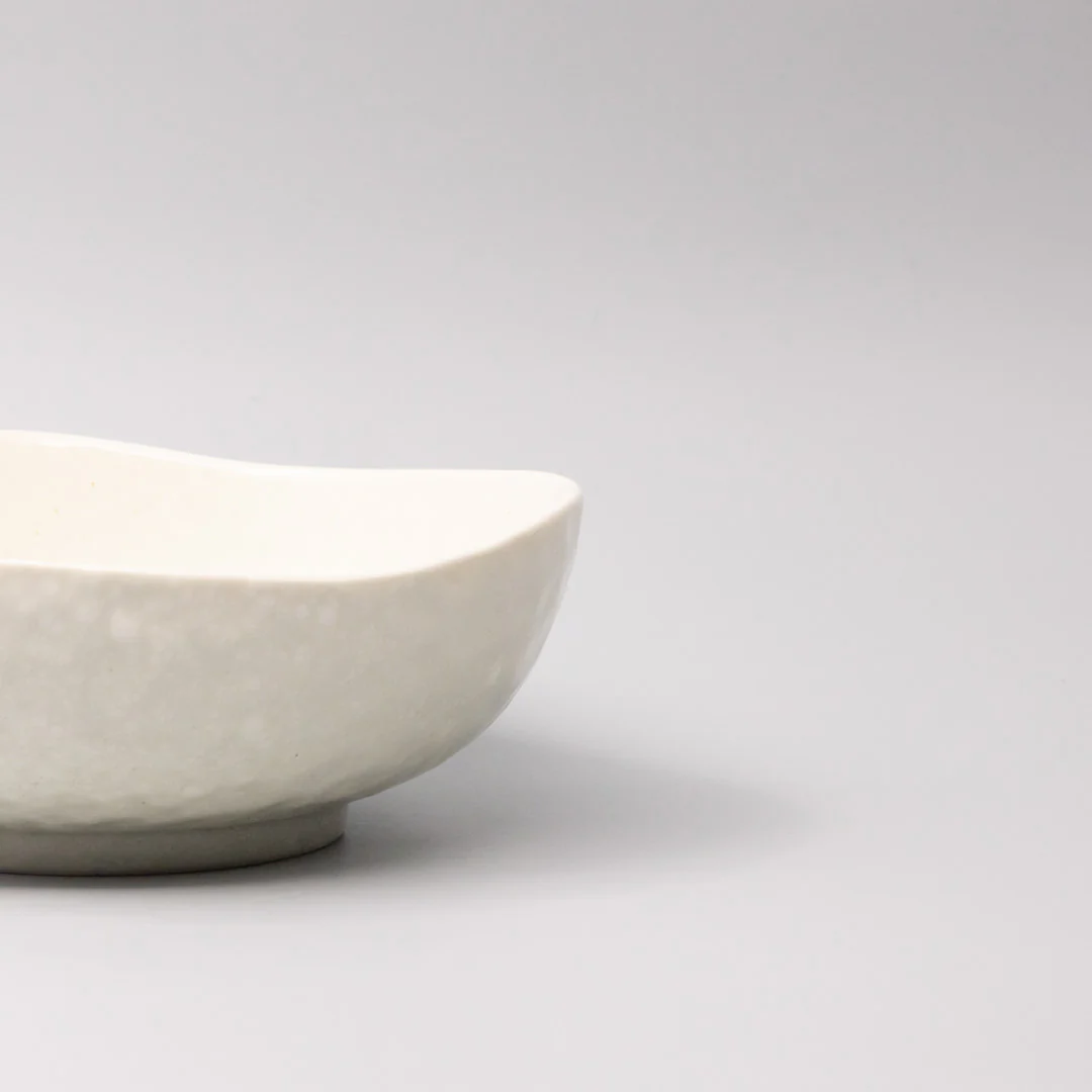 Kanso Soft White Large Uneven Bowl 20cm - Image 3