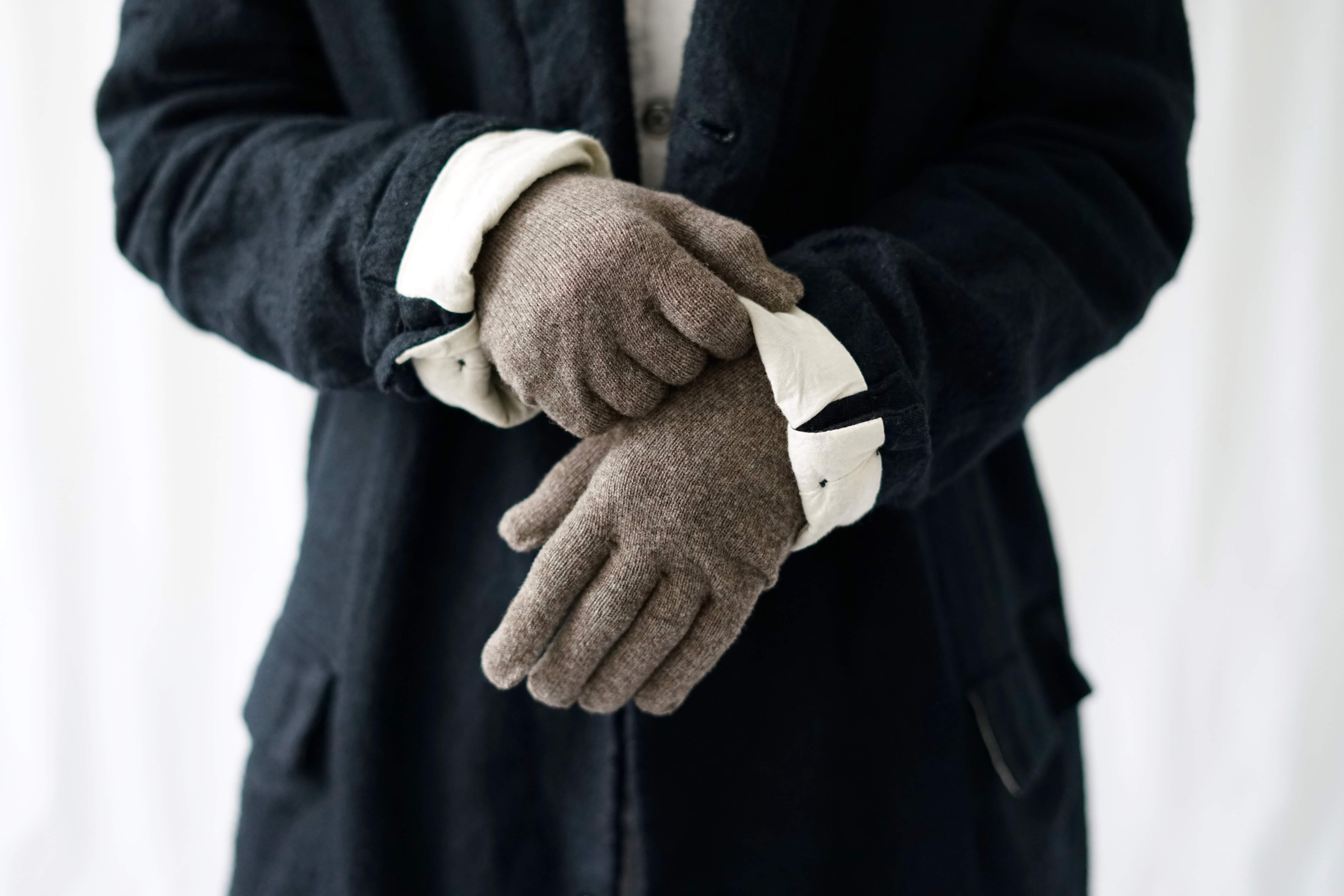 Merino Wool Gloves - Charcoal - Image 7