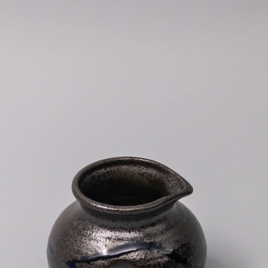 Metallic Black Blue Drip Pourer 120ml - Image 4