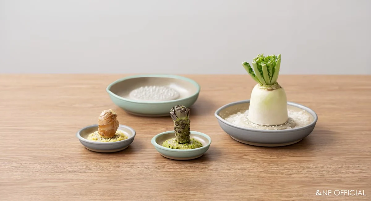 Motoshige Iwami Ware Japanese Ceramic Ginger Grater 10cm - Black - Image 12
