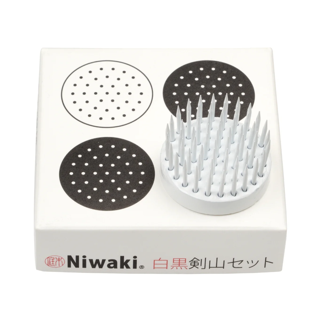 Niwaki Black and White Kenzan Set - Image 2