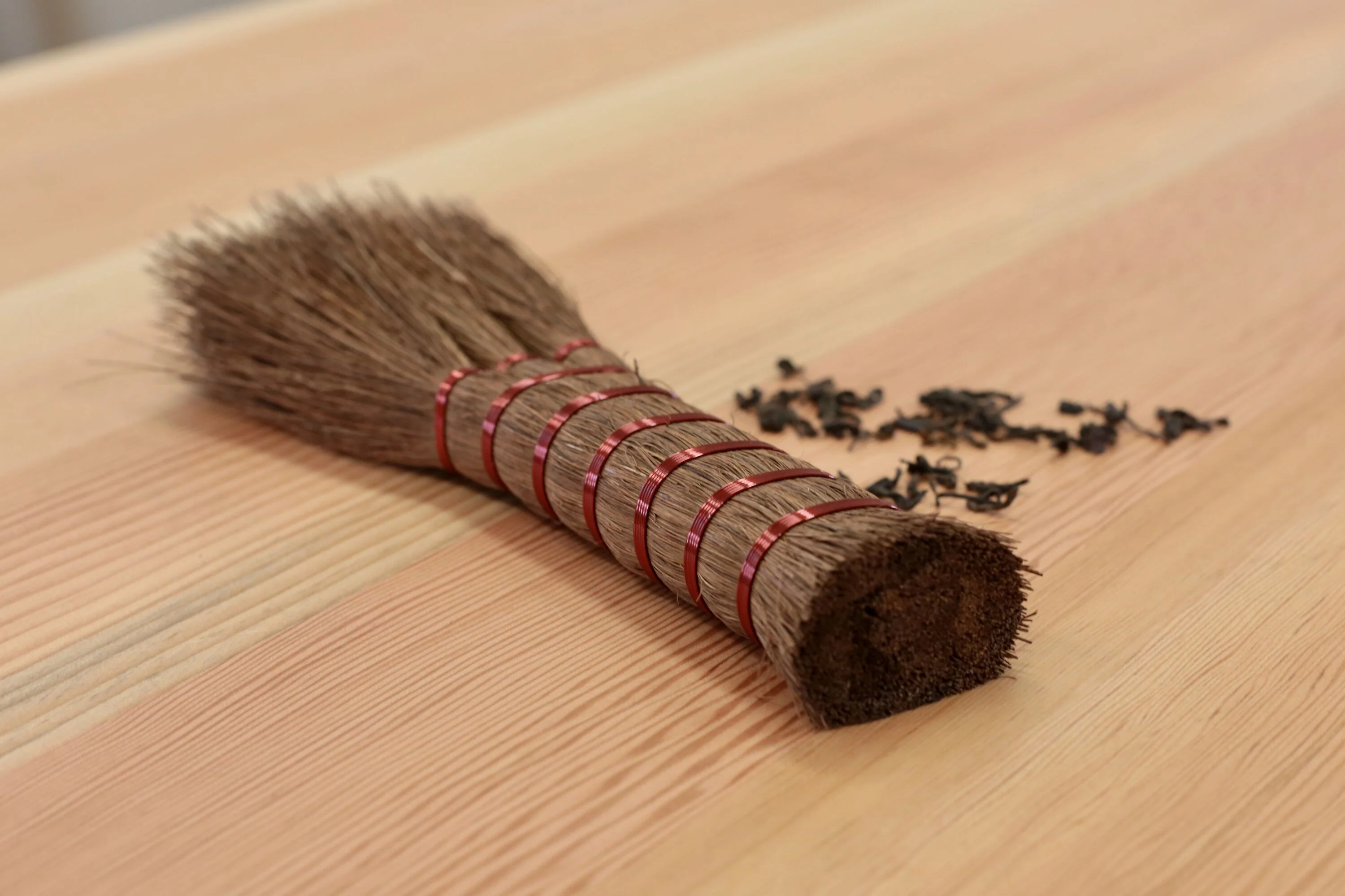Niwaki Shuro Hand Broom - Image 2