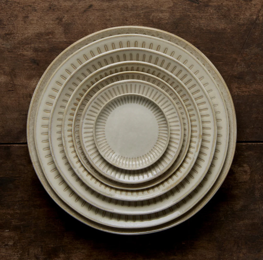 Ridged Alabaster dinner plate 25cm - Image 5