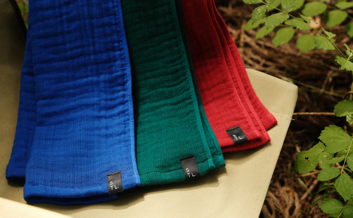 Shinto 2.5 ply gauze throw deep red - 88 x 140 cm - Image 4