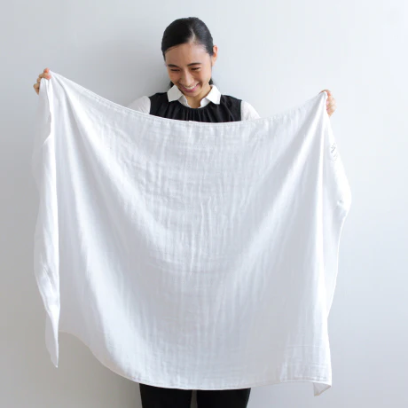 Shinto 2.5 ply gauze washcloth white - 30 x 33cm - Image 3