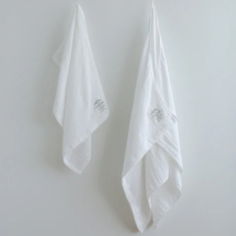 Shinto 2.5 ply gauze washcloth white - 30 x 33cm - Image 4
