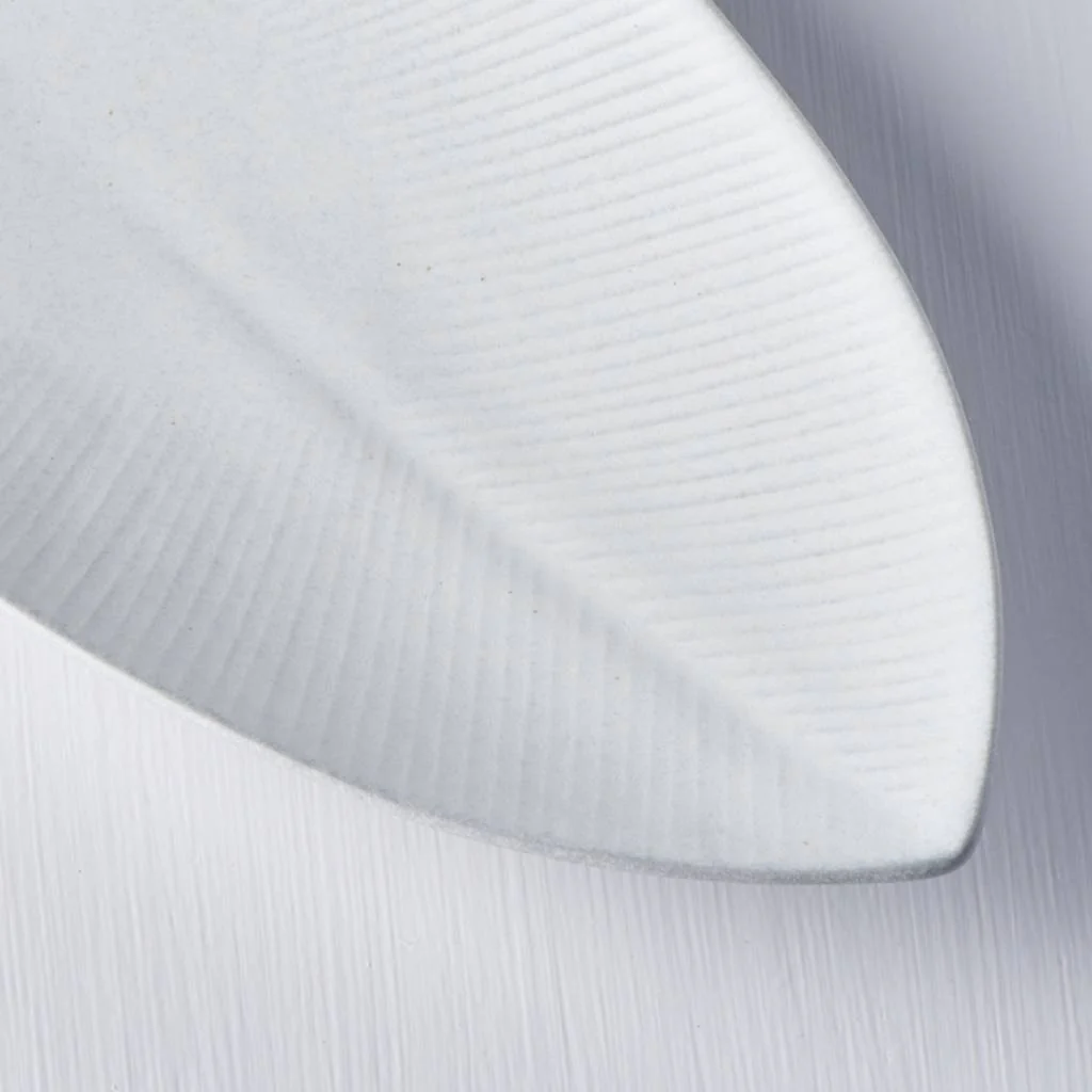 Snow Leaf oval plate 31cm - Image 2