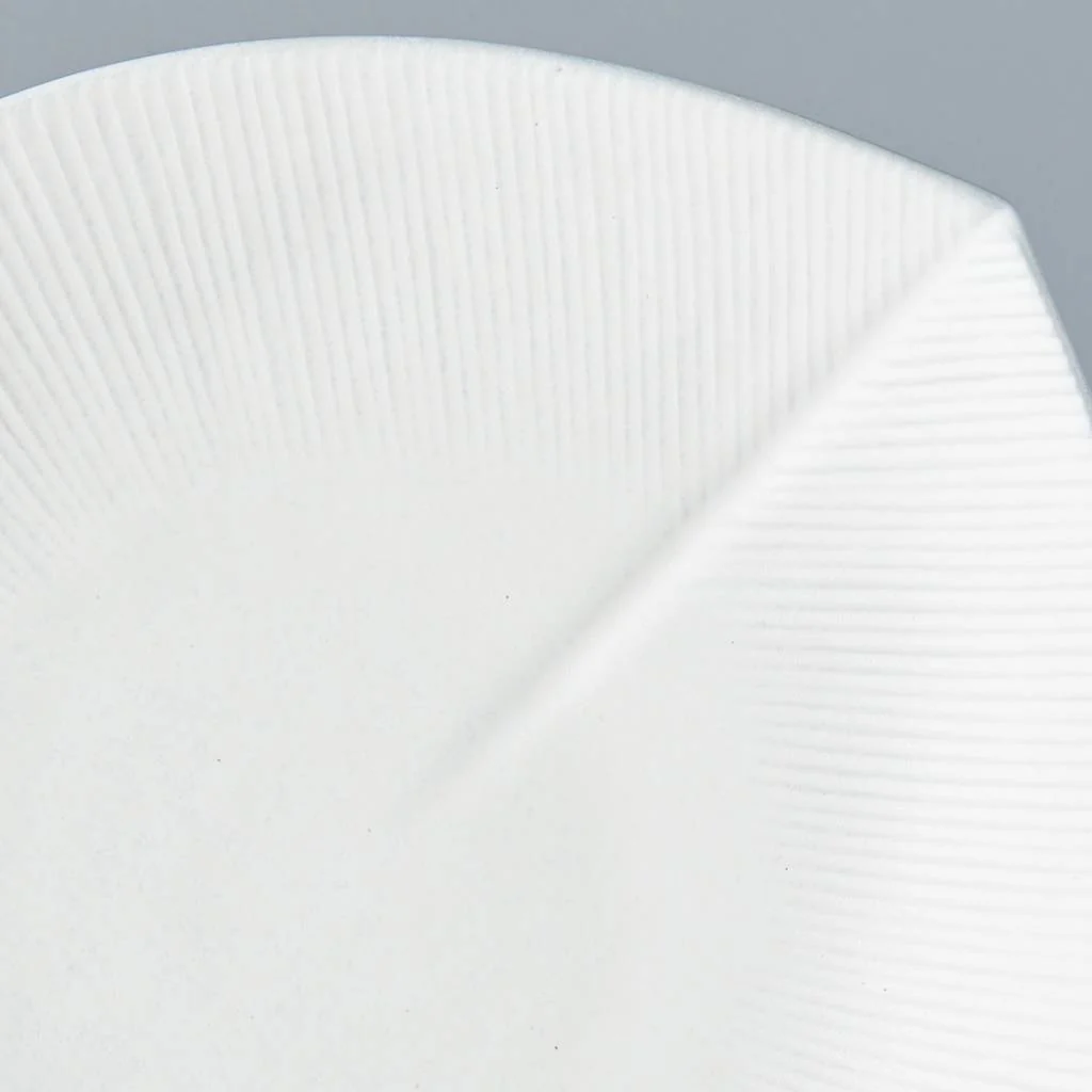 Snow Leaf large rounded plate 25.5cm - Image 3