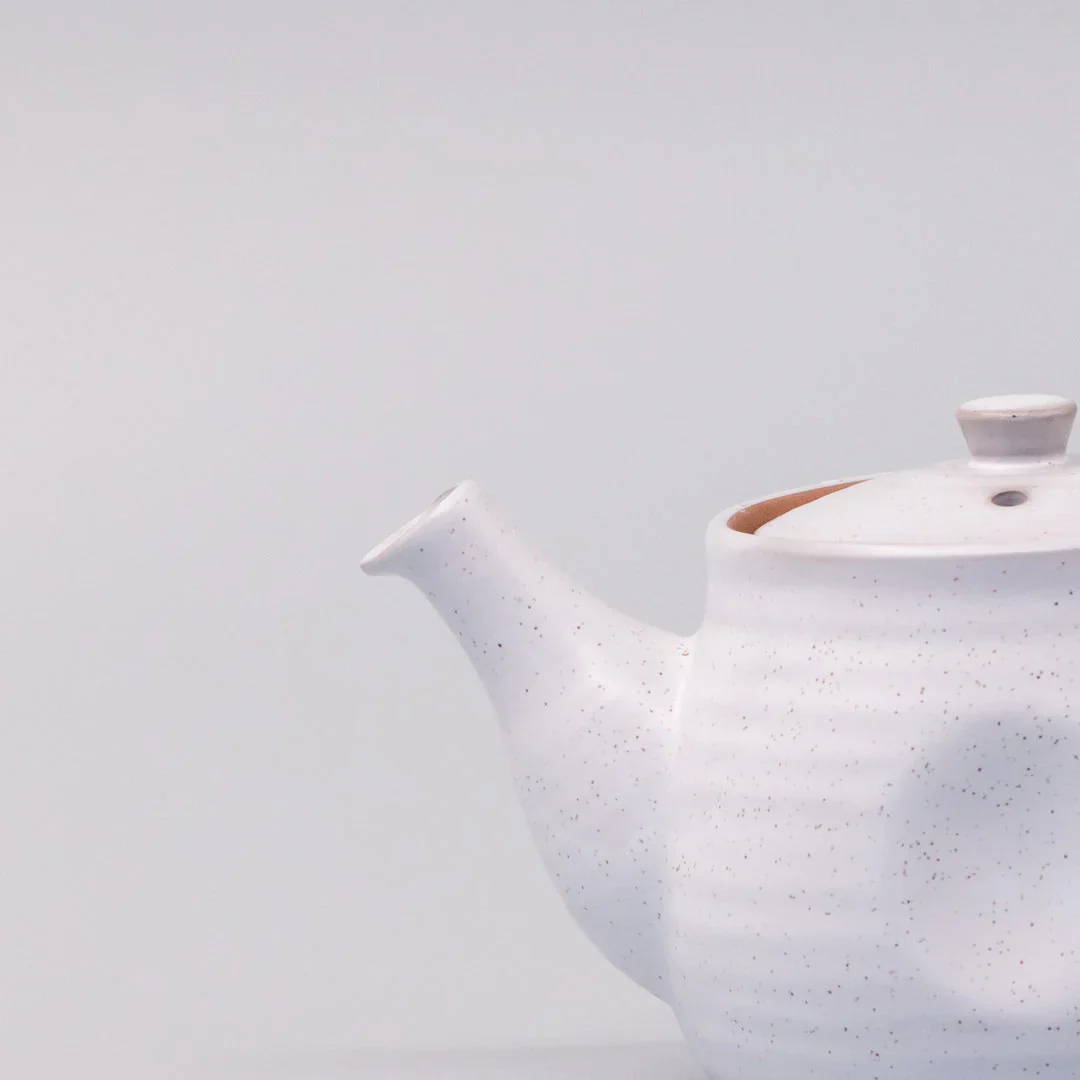 Speckled White Teapot 300ml - Image 4