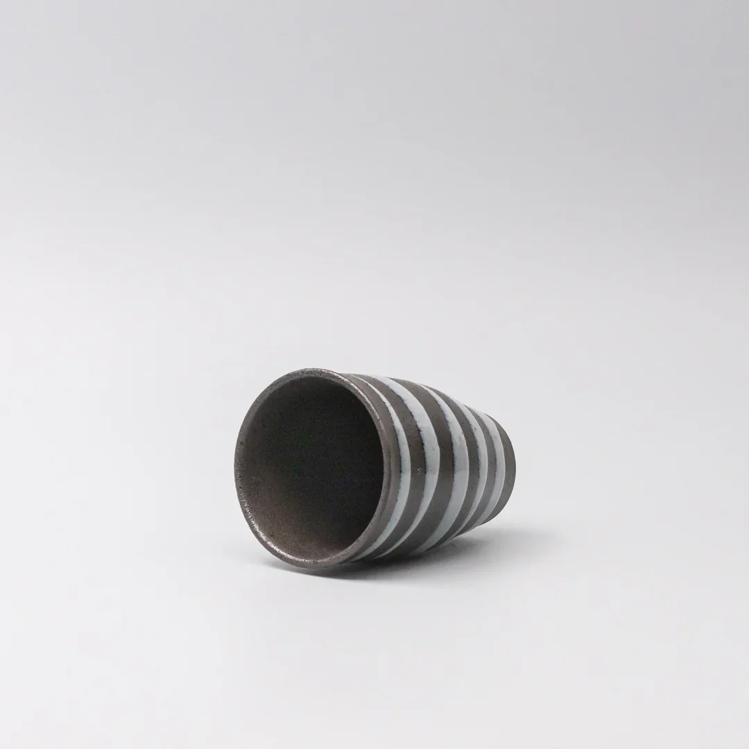 Sushi Mug Light Blue Spiral On Black 400ml - Image 3