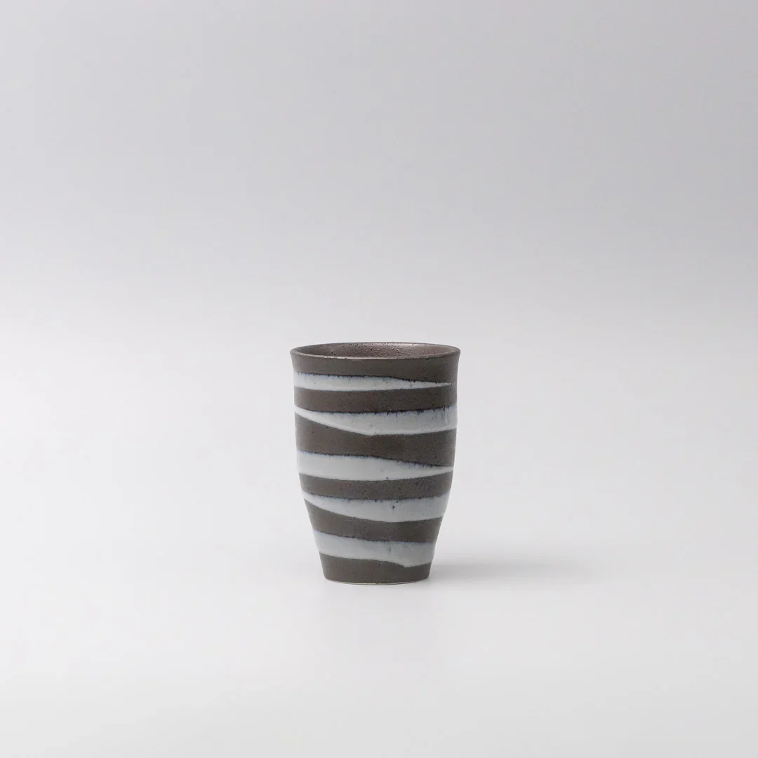 Sushi Mug Light Blue Spiral On Black 400ml - Image 4