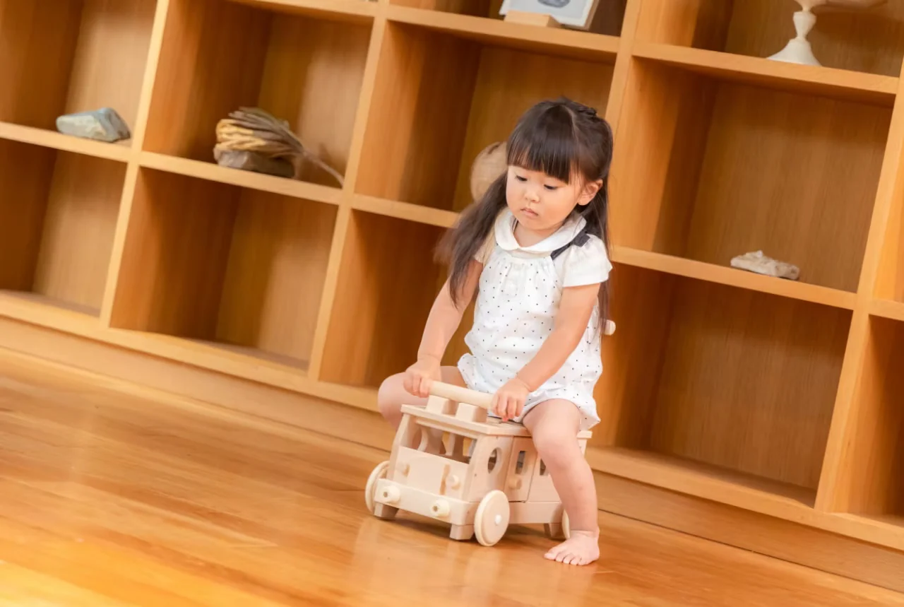 Tetetoys Wooden Puzzle Bus Rider & Walker - Image 3