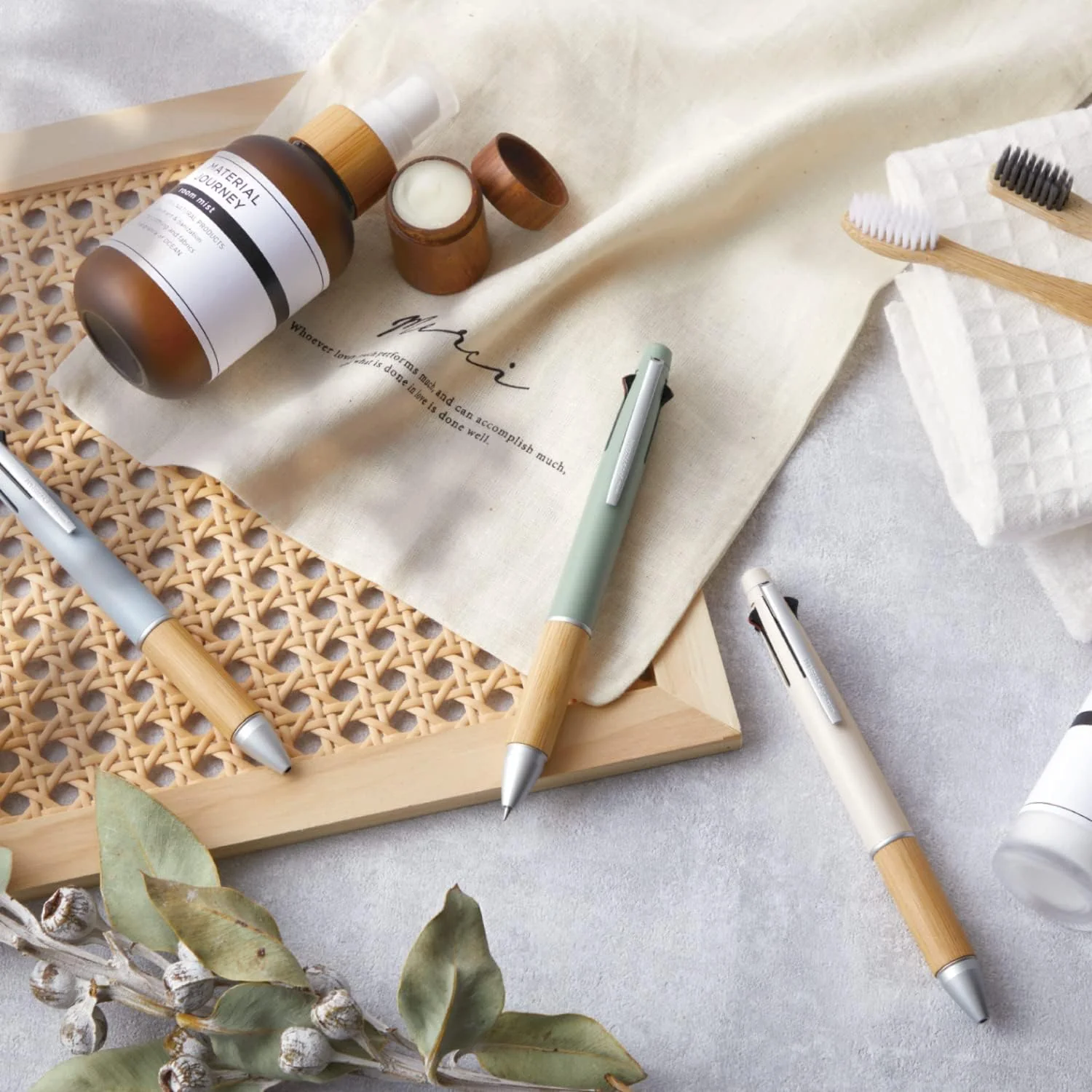 Uni Jetstream 4&1 Bamboo Edition Multi Pen - Sage - Image 2