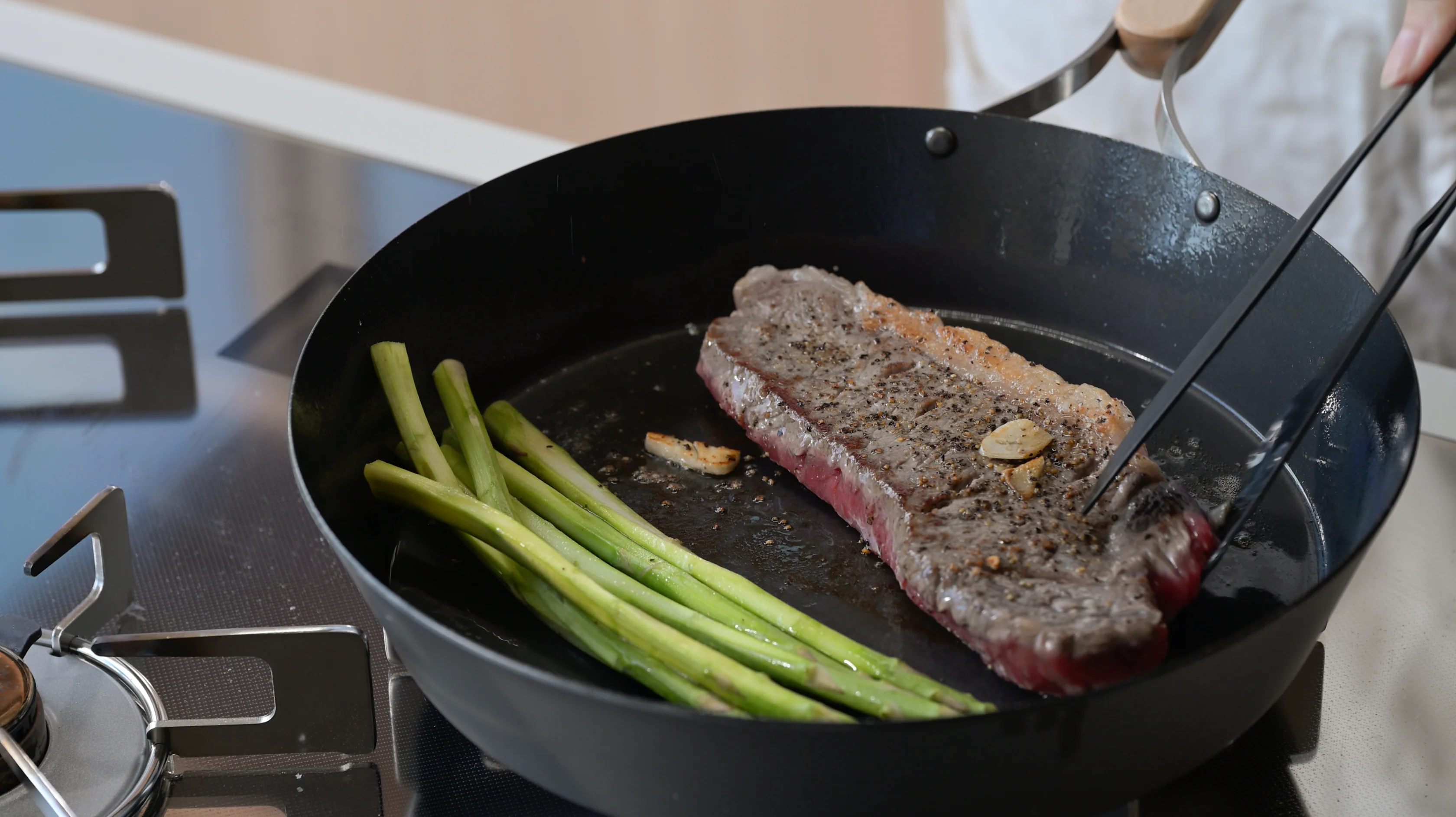Nitrided Carbon Steel Frying Pan 28cm - Image 12