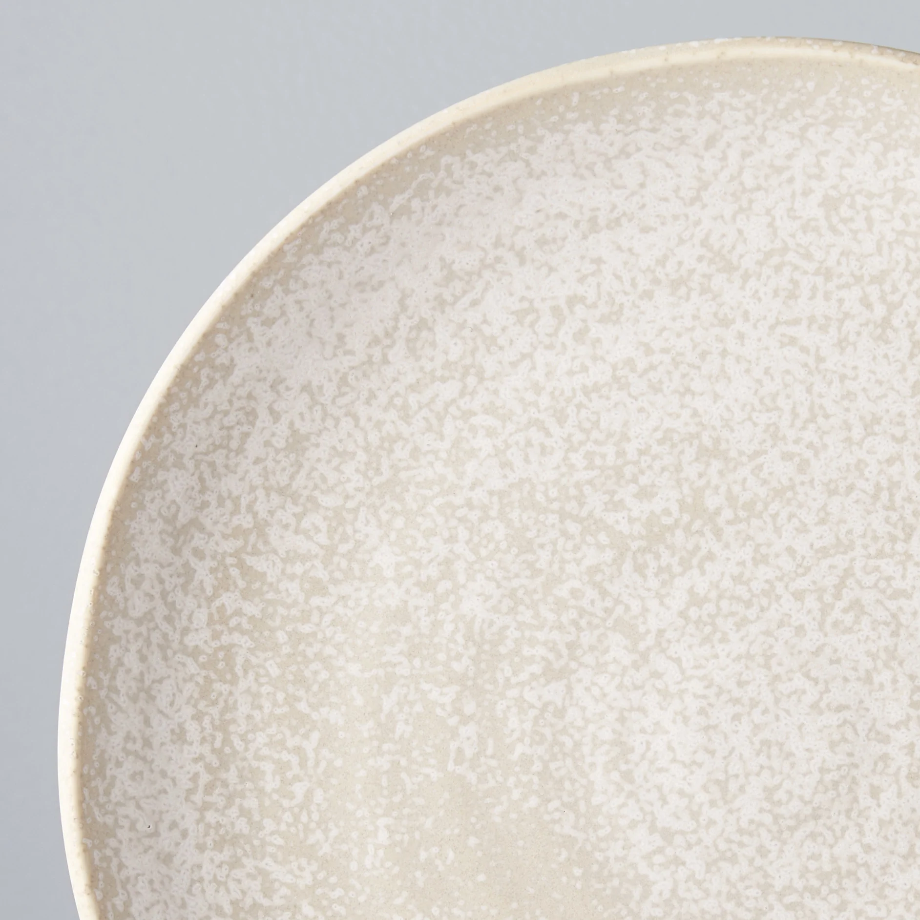 White Fade uneven plate 24cm - Image 3