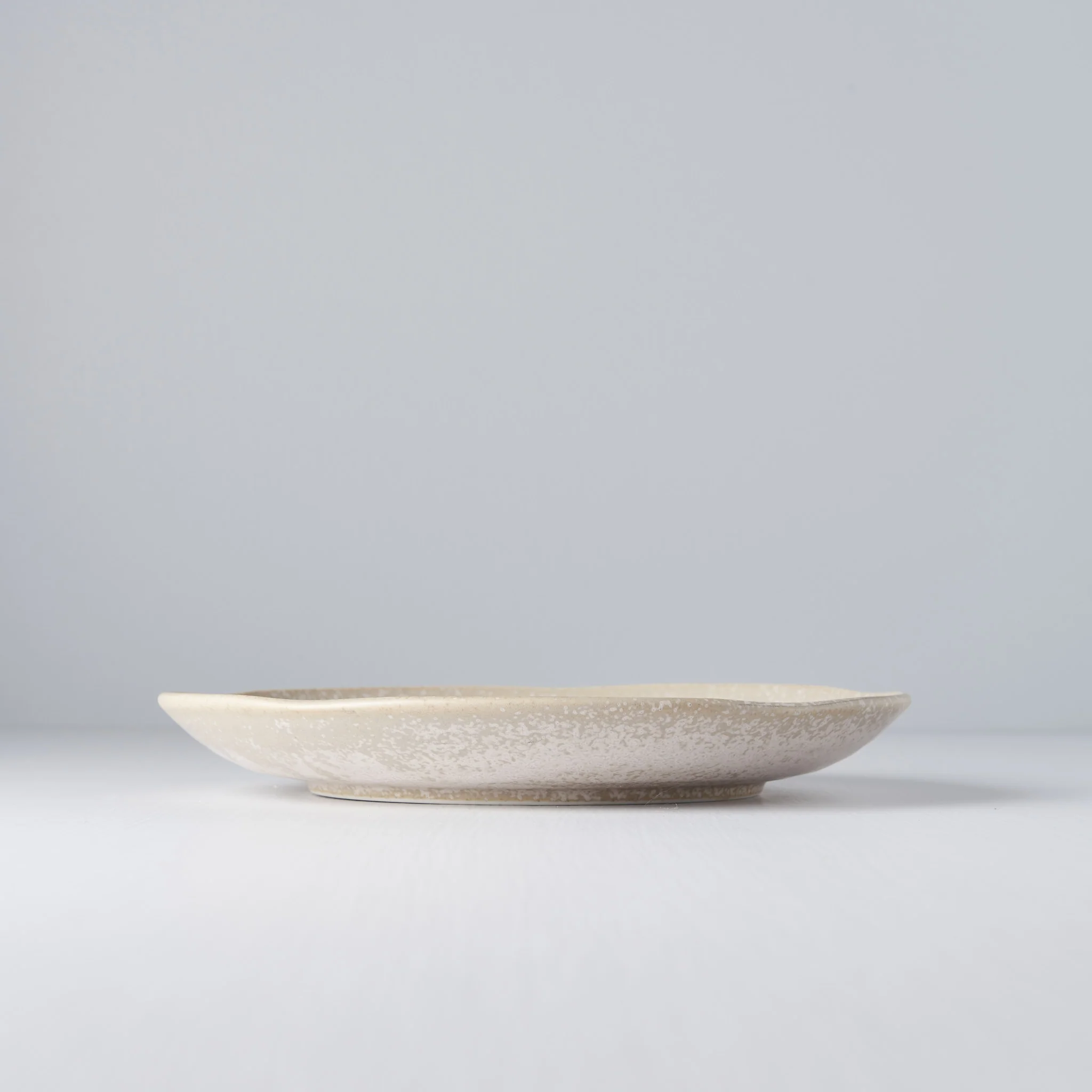 White Fade uneven plate 24cm - Image 4